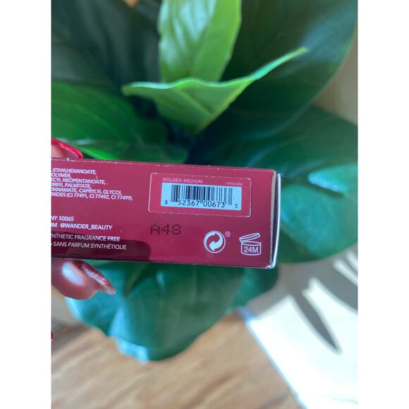 NEW Wander Beauty Flash Focus Hydrating Foundation Stick in Golden Medium - Picture 3 of 6